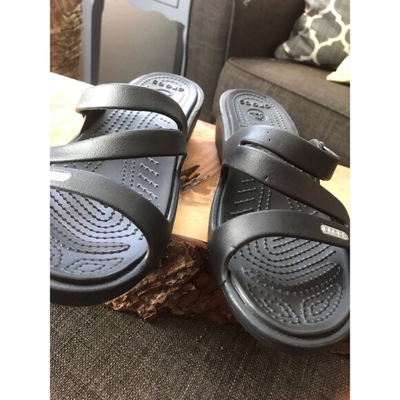 Womens Patrica Crocs Wedge Sandals Black size 8 strappy - Picture 9 of 11